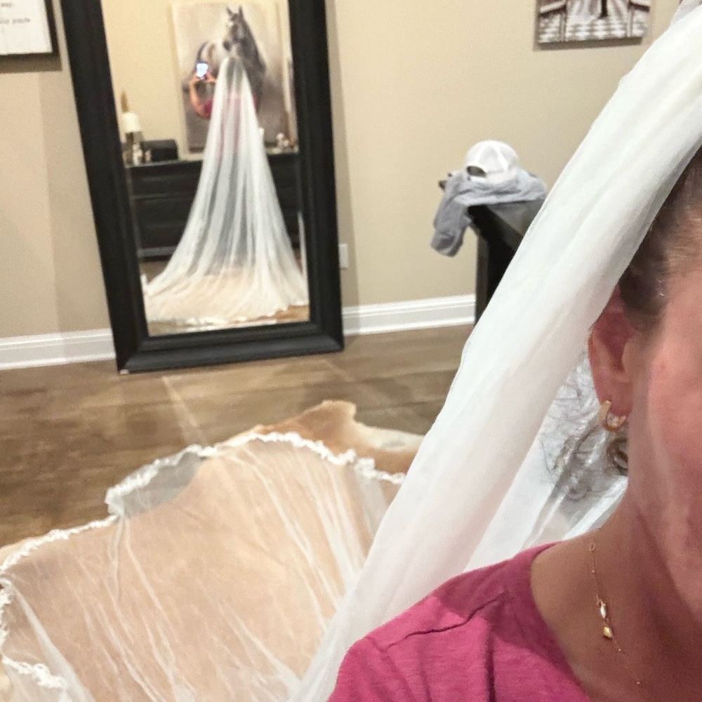 New Elegant Ivory Bridal Veil cathedral length